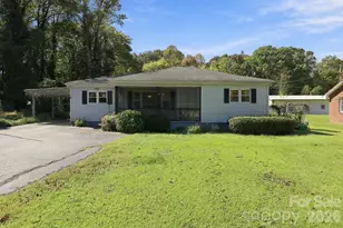 3305 Spartanburg Hwy, Flat Rock, NC 28731 - Photo 2