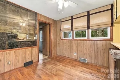 3305 Spartanburg Highway, Flat Rock, NC 28731 - Photo 20