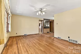 3305 Spartanburg Hwy, Flat Rock, NC 28731 - Photo 16