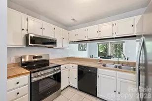 6422 Pineburr Rd, Charlotte, NC 28211 - Photo 18