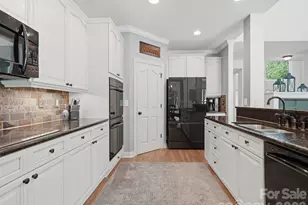 3427 12 Oaks Pl, Charlotte, NC 28270 - Photo 14