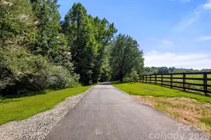 613 Perry Rd, Troutman, NC 28166 - Photo 4
