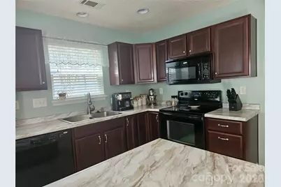 16931 Greenlawn Hills Court, Charlotte, NC 28213 - Photo 6
