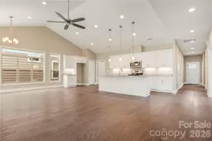 827B Wynnshire Dr, Hickory, NC 28601 - Photo 4