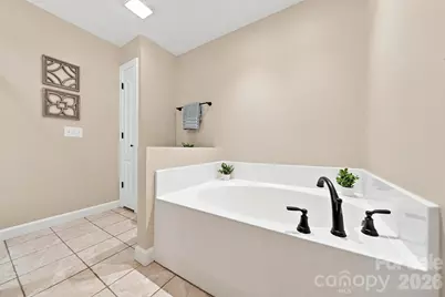 6011 Dockside Drive, Hickory, NC 28601 - Photo 24