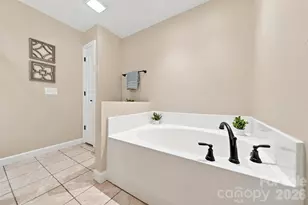 6011 Dockside Dr, Hickory, NC 28601 - Photo 24