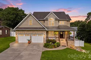 6011 Dockside Dr, Hickory, NC 28601 - Photo 1