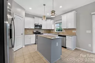 8224 Kelburn Ln, Charlotte, NC 28273 - Photo 8