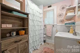 45 26th Ave NE, Hickory, NC 28601 - Photo 8