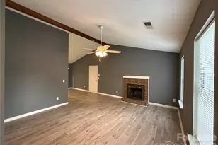 11111 Meadow Bank Ln, Charlotte, NC 28262 - Photo 2