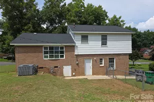 7600 Woodstream Dr, Charlotte, NC 28210 - Photo 12