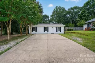 407 S Trenton St, Gastonia, NC 28052 - Photo 2