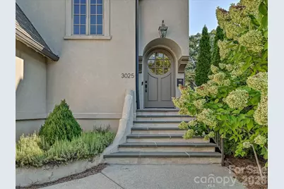 3025 Hanson Drive, Charlotte, NC 28207 - Photo 2