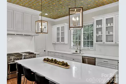 3025 Hanson Drive, Charlotte, NC 28207 - Photo 6