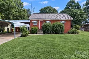 628 N Kelly St, Statesville, NC 28677 - Photo 1