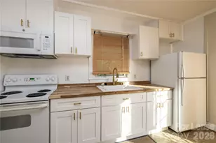 212 E 1st St, Oakboro, NC 28129 - Photo 18