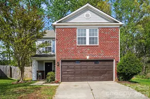 2648 Stream Bank Dr, Charlotte, NC 28269 - Photo 2