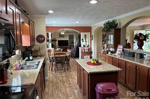 321 Jones St, Blacksburg, SC 29702 - Photo 8