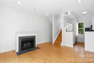 2090 Atherton Heights Ln, Charlotte, NC 28203 - Photo 2
