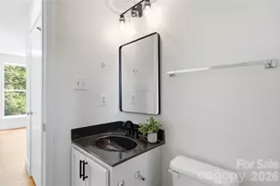 2090 Atherton Heights Ln, Charlotte, NC 28203 - Photo 10