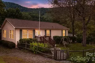 220 Powderhorn Dr, Waynesville, NC 28786 - Photo 1