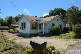1327 Boxwood Pl NW, Lenoir, NC 28645 - Photo 2