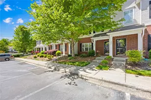 3053 Summerfield Ridge Ln, Charlotte, NC 28105 - Photo 2