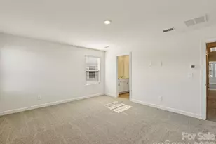 8300 Hidden Spgs Trl, Charlotte, NC 28216 - Photo 14