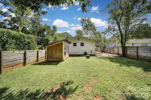 3335 Dunaire Dr, Charlotte, NC 28205 - Photo 24