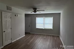 900 Junius St, Gastonia, NC 28052 - Photo 4