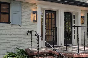 923 Henley Pl, Charlotte, NC 28207 - Photo 2