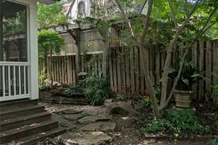 923 Henley Pl, Charlotte, NC 28207 - Photo 24