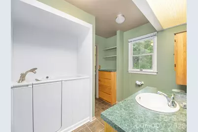 200 Heathcote Road, Hendersonville, NC 28791 - Photo 28