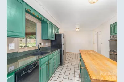 200 Heathcote Road, Hendersonville, NC 28791 - Photo 14