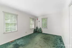 200 Heathcote Rd, Hendersonville, NC 28791 - Photo 32