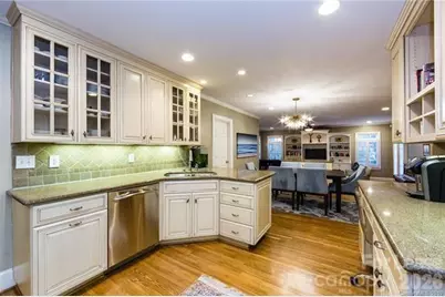 2842 Chelsea Drive, Charlotte, NC 28209 - Photo 6