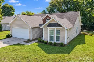 12704 Cumberland Crest Dr, Huntersville, NC 28078 - Photo 2