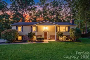 129 Whisperwood Dr, Hendersonville, NC 28791 - Photo 1