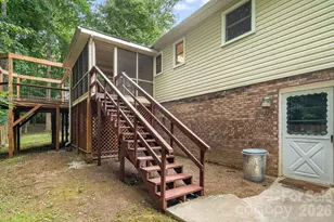 129 Whisperwood Dr, Hendersonville, NC 28791 - Photo 36