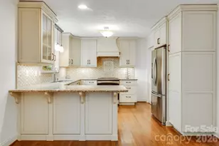 129 Whisperwood Dr, Hendersonville, NC 28791 - Photo 12