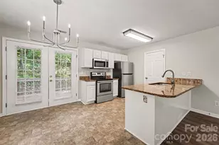 10104 Rockwood Rd, Charlotte, NC 28215 - Photo 10