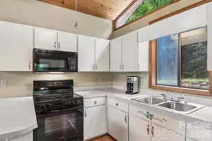 21 Wild Bird Ln, Maggie Valley, NC 28751 - Photo 18