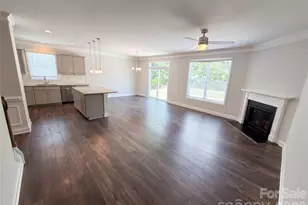 5013 Shadowbrook Rd, Waxhaw, NC 28173 - Photo 2