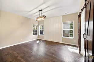 8927 Raven Park Dr, Charlotte, NC 28216 - Photo 18