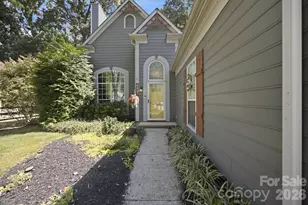 8927 Raven Park Dr, Charlotte, NC 28216 - Photo 2