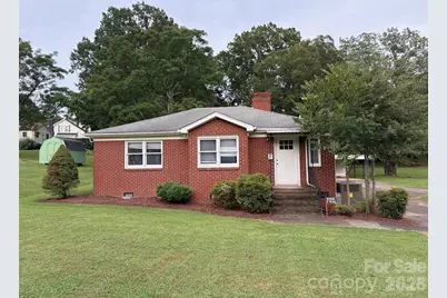 316 E Statesville Avenue, Mooresville, NC 28115 - Photo 1