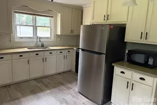 316 E Statesville Ave, Mooresville, NC 28115 - Photo 8
