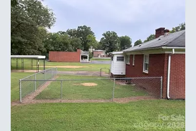 316 E Statesville Avenue, Mooresville, NC 28115 - Photo 6