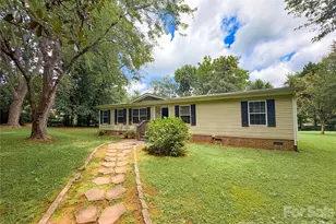 3556 Oakwood Ave, Claremont, NC 28610 - Photo 2