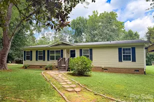3556 Oakwood Ave, Claremont, NC 28610 - Photo 1